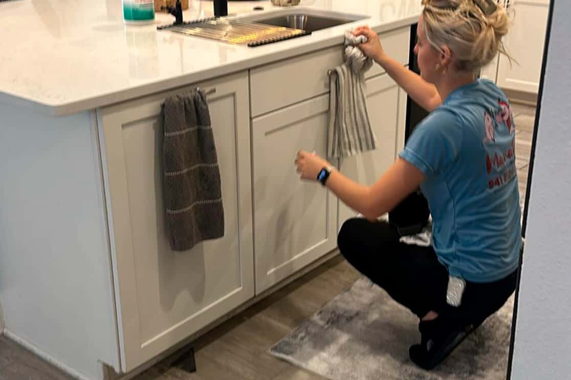 Manatee Ladies Cleaning team providing professional cleaning services in Bradenton FL