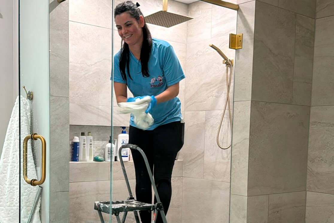 Manatee Ladies Cleaning team providing professional cleaning services in Bradenton FL